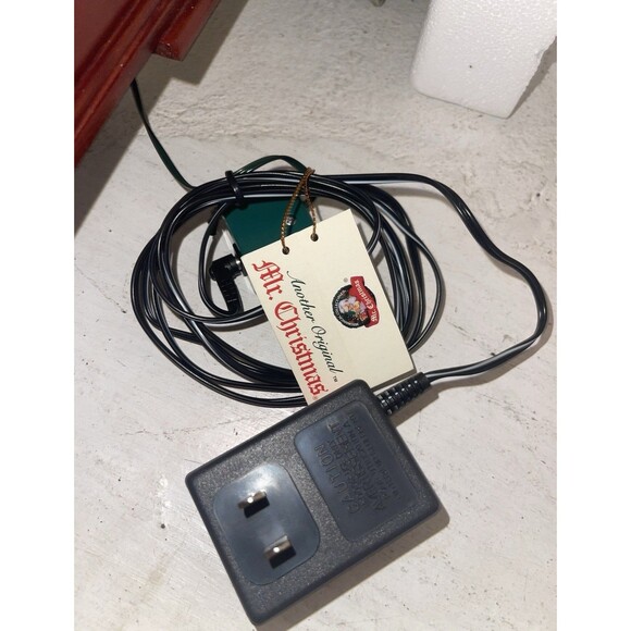 1999 Mr. Christmas Classic Wooden Music Box with 16 Discs! New! - Picture 6 of 6